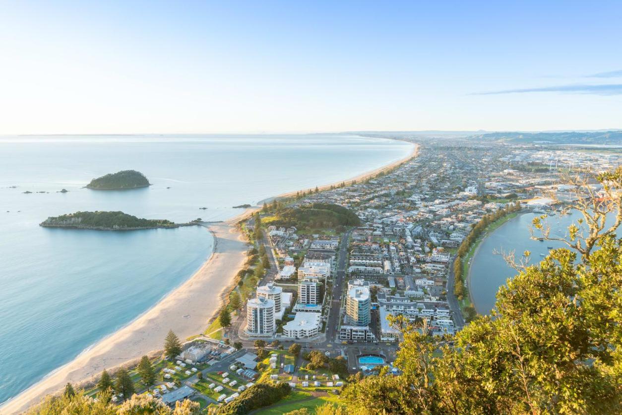 Sunny And Spacious - Moments From The Beach And Downtown Mount Maunganui Εξωτερικό φωτογραφία